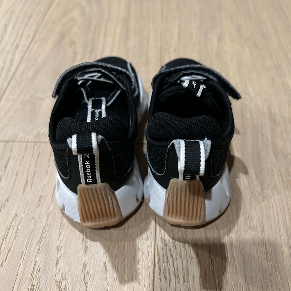 Toddler Reebok sneakers - Picture 4 of 6